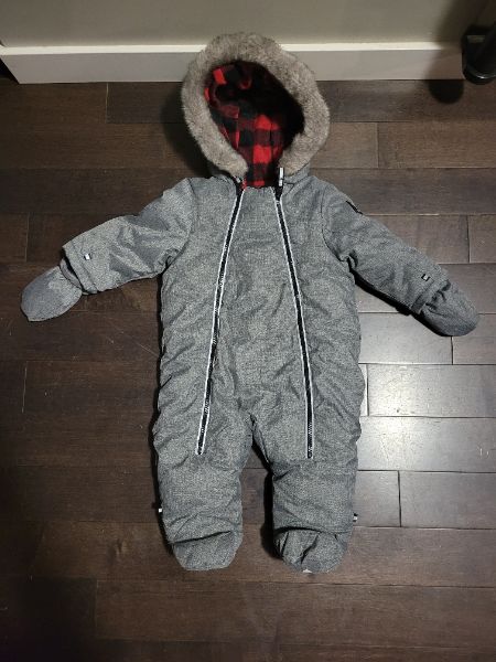 Canadiana one piece snowsuit, 6-12M