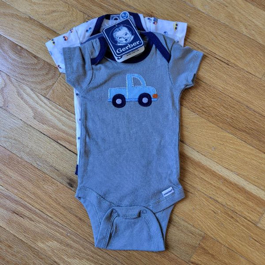 2 NWT Gerber Onesies 0-3M, Kids 3 Month (0-3M)