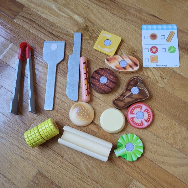 Melissa & Doug Wooden Grill Food Set