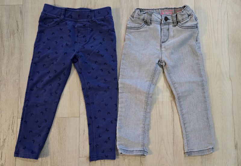 Used 2 sets of girls jeggings size 3, Kids 3T