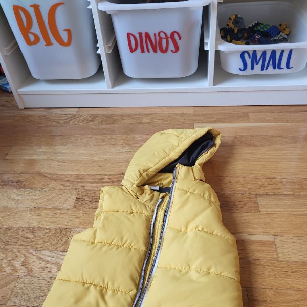 H&M 18-24M Puffer Vest - SEE PICTURES - the first one does not show color accurately, Kids 24 Month (18-24M)