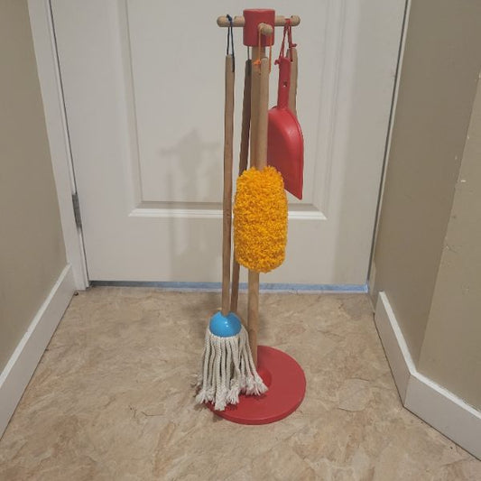 Melissa & Doug Let's Play House! Dust, Sweep & Mop