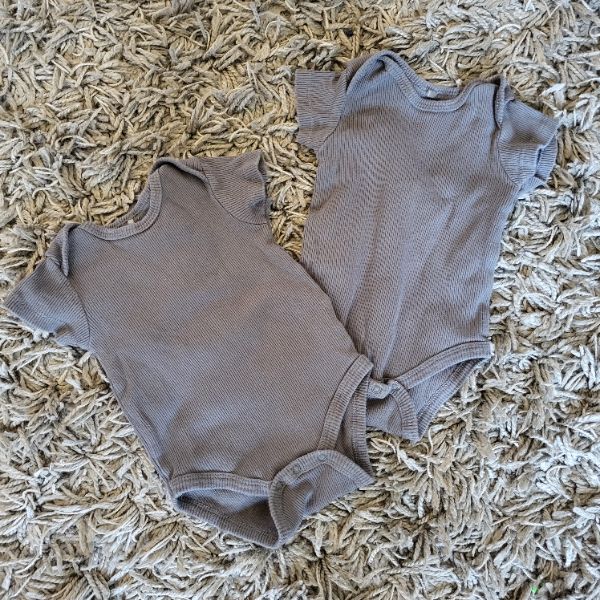 Set of 2 ChickPea Onesies 3-6M, Kids 6 Month (3-6M)