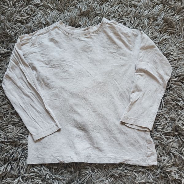 Zara Size 6 Cream Long Sleeve Tshirt, Kids 6/6X (extra small)