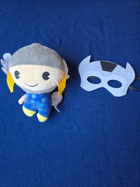 Thor mask & stuffy w/ suction cup for window