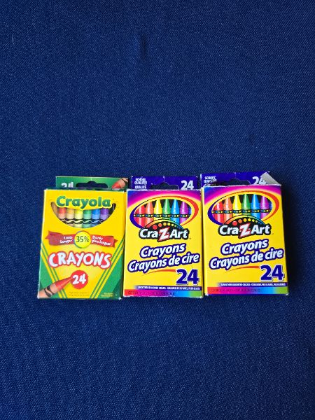 Colouring poster with 3 boxes of Crayons