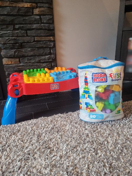 Mega Bloks table and blocks