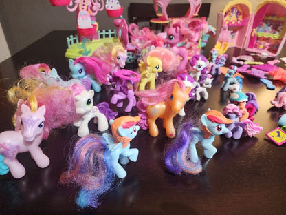 My Little Pony collection with 4 sets, 20+ ponies and accessories!