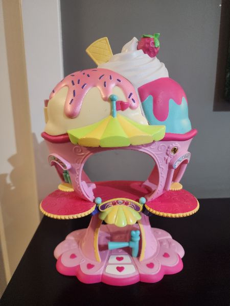 My Little Pony collection with 4 sets, 20+ ponies and accessories!