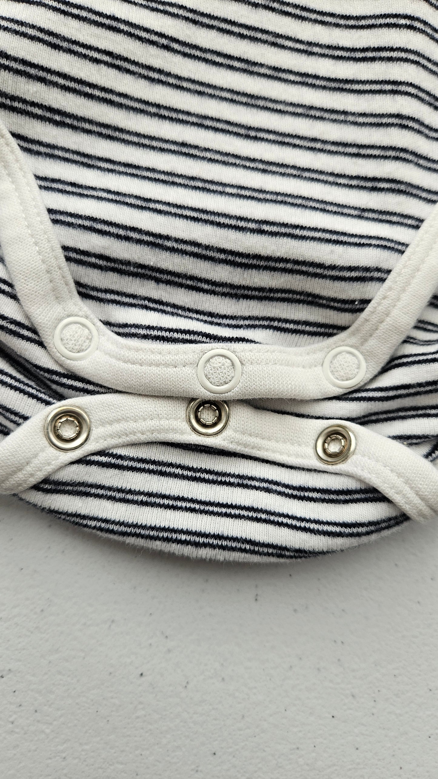 Black & White Striped, Long-Sleeved Onesie Top, H&M, 2-4M, Kids 6 Month (3-6M)