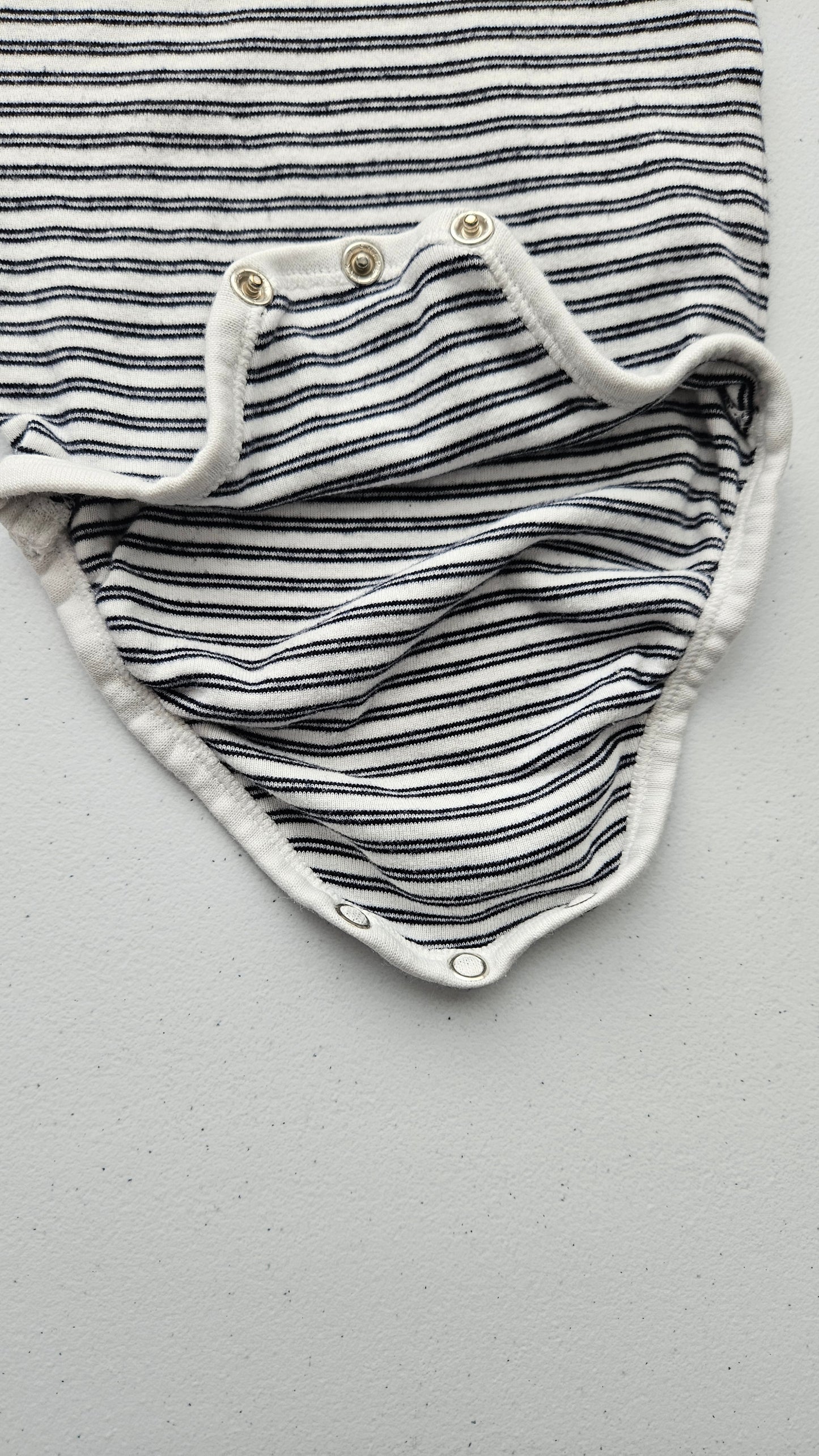 Black & White Striped, Long-Sleeved Onesie Top, H&M, 2-4M, Kids 6 Month (3-6M)