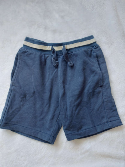 Bundle of 5 summer shorts size 4T, Kids 4/4T