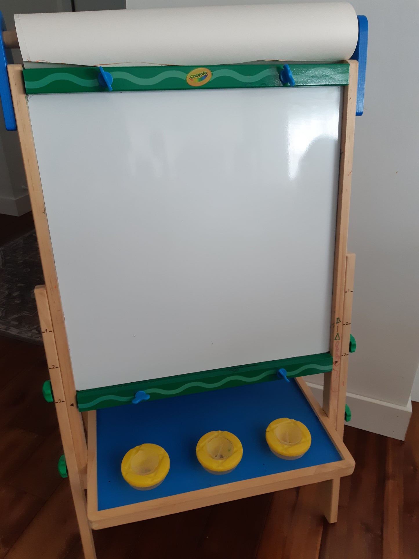 Crayola Wooden Dual-Sided Art Easel