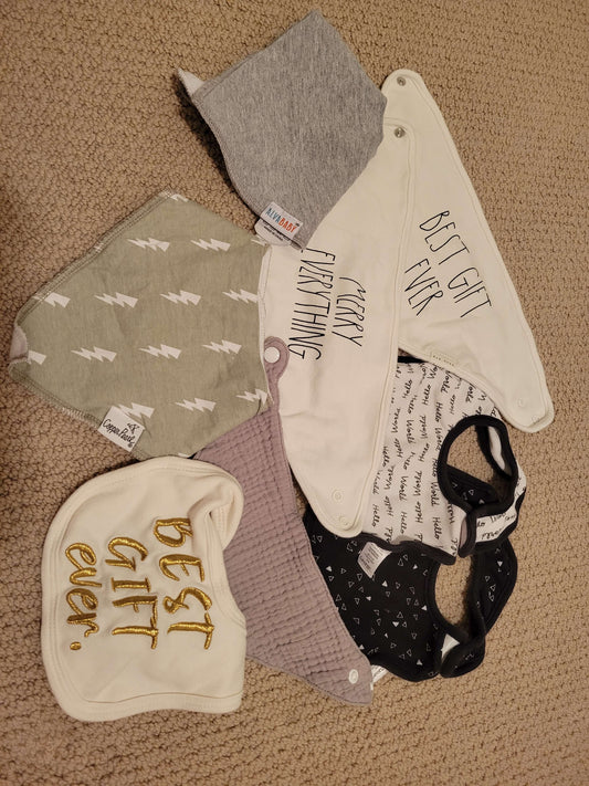 Gender neutral bibs