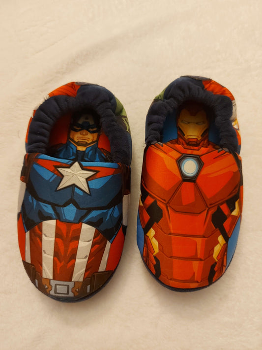 Boy slippers, size 11-12, Shoes 12 (Toddler:2-4yr)