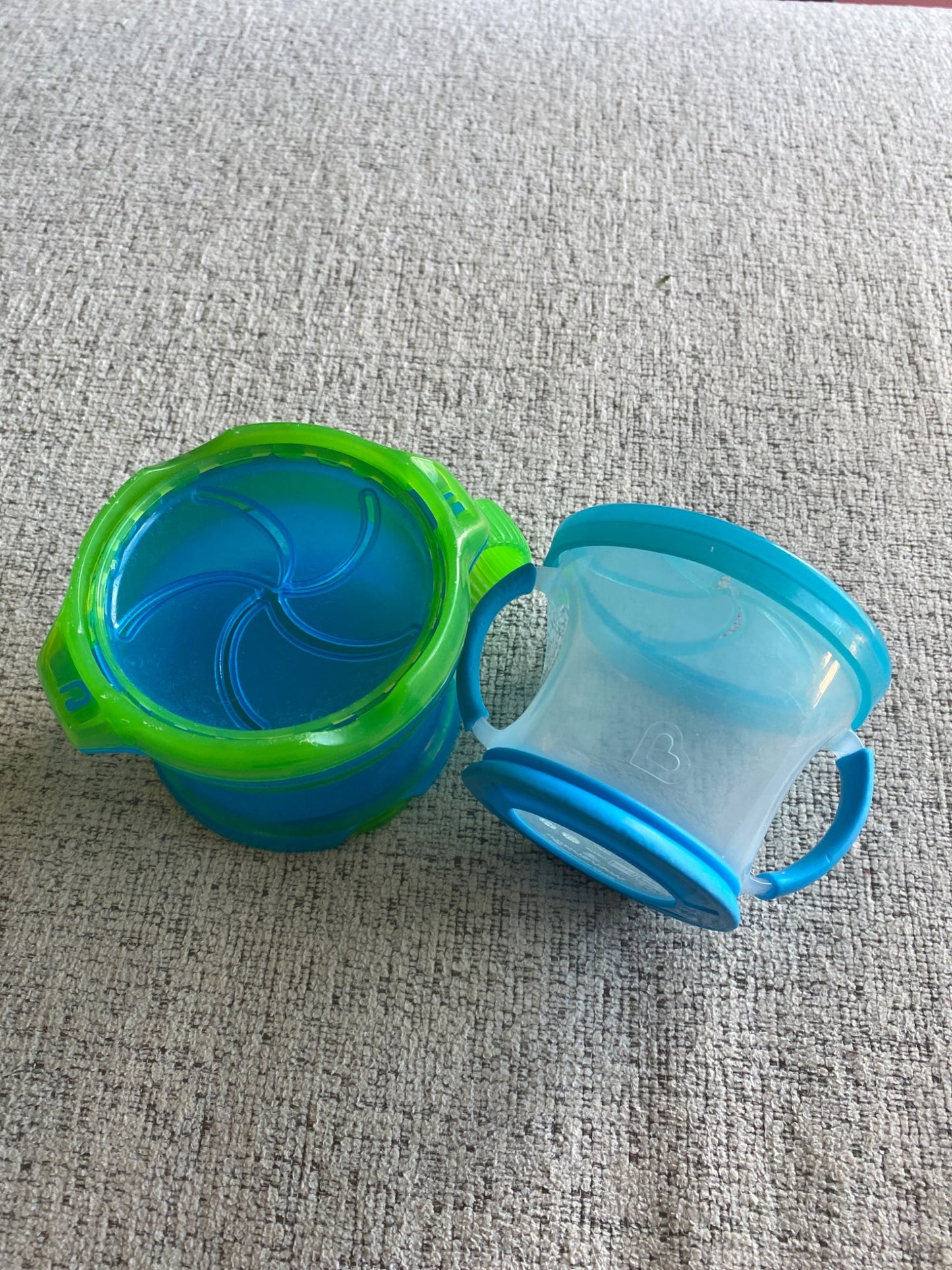 Set of 2 snack cups