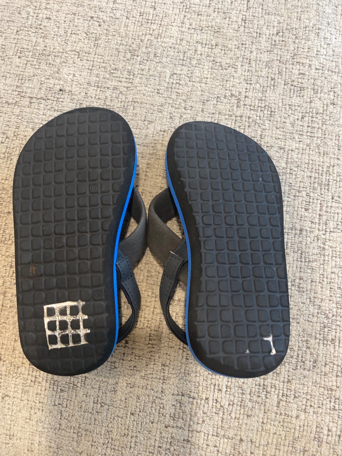 DC toddler flip flops. Size 6, Shoes 6 (Walkers:12-24 mth)
