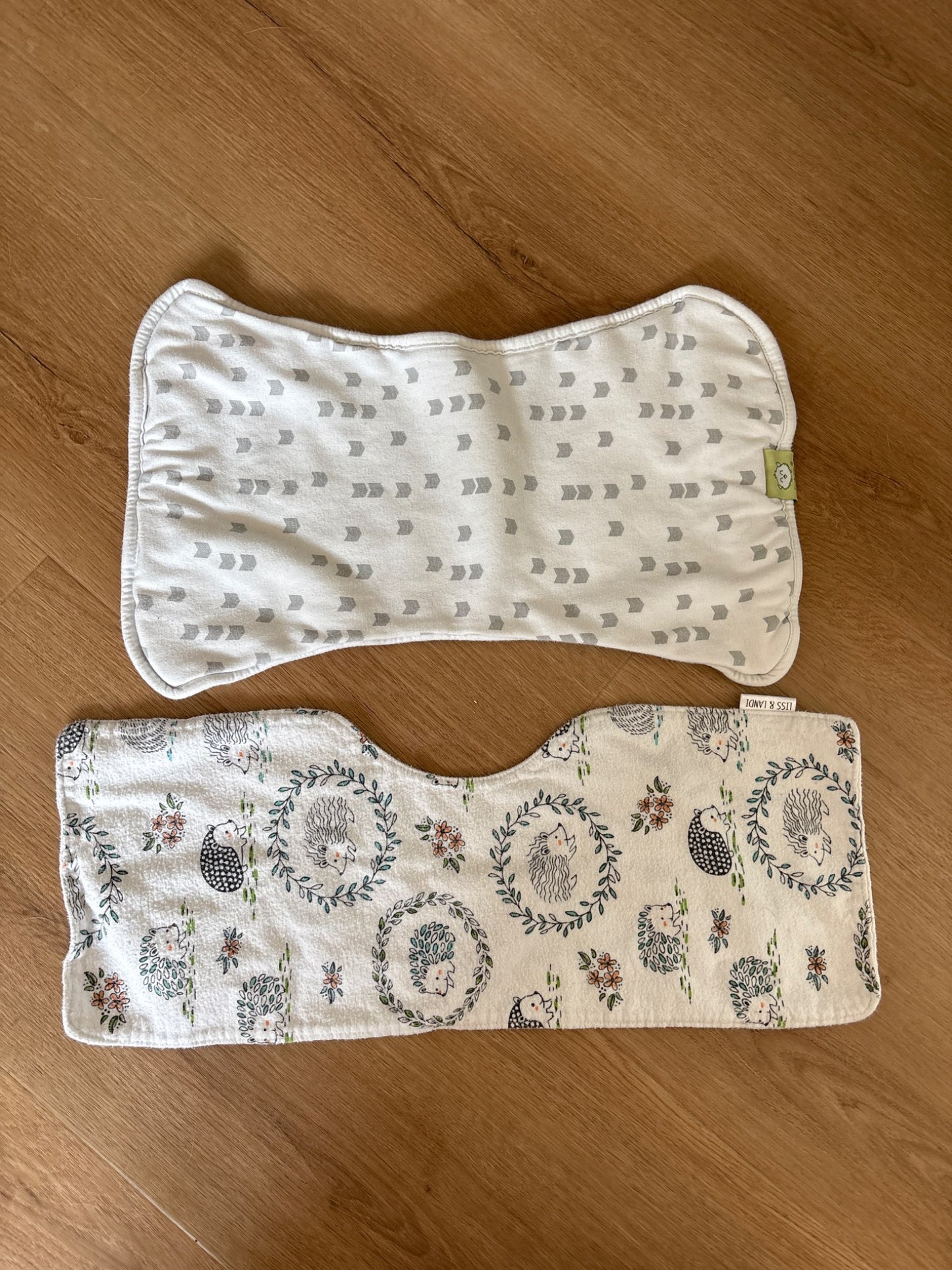 Set of two burp cloths