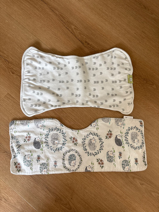 Set of two burp cloths