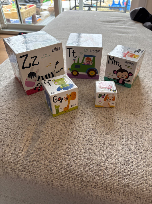 Set of 5 stackable blocks