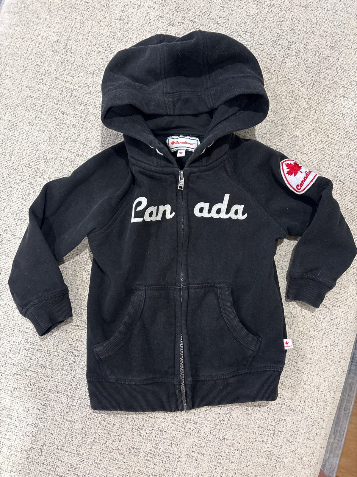 Canada Hoodie Size 3T, Kids 3T