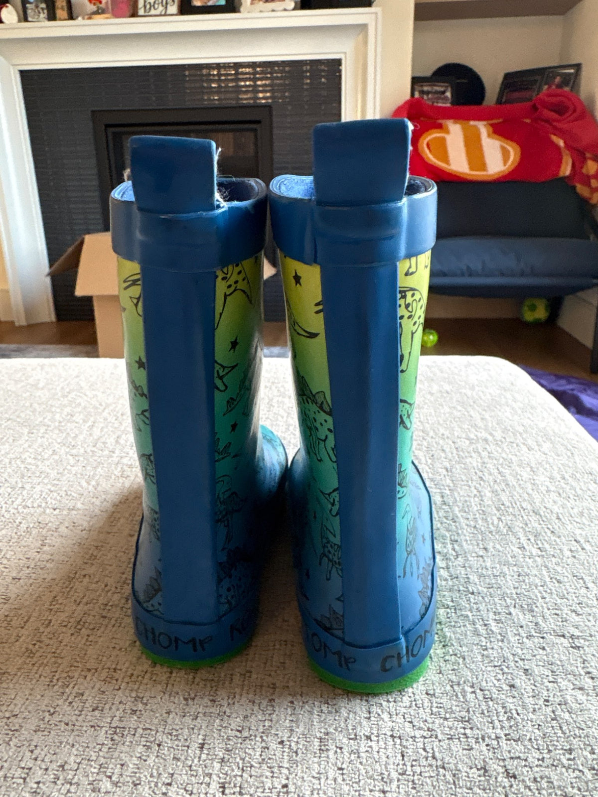 Size 8 Dino Rainboots, Shoes 8 (Toddler:2-4yr)