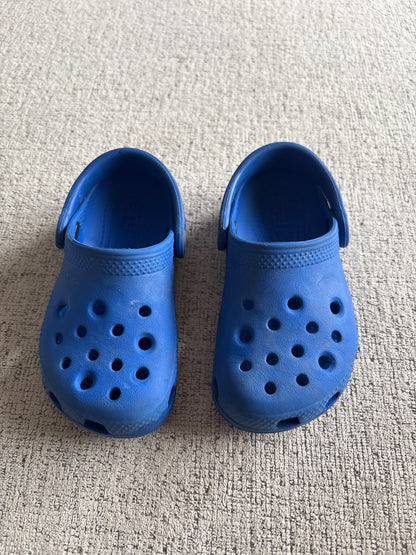 8T blue crocks, Shoes 8 (Toddler:2-4yr)