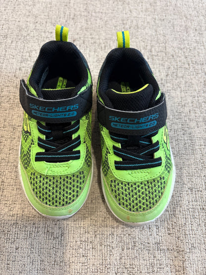 Skechers light up sneakers size 9, Shoes 9 (Toddler:2-4yr)