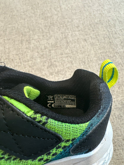 Skechers light up sneakers size 9, Shoes 9 (Toddler:2-4yr)