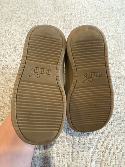 Size 9 Velcro pumas, Shoes 9 (Toddler:2-4yr)