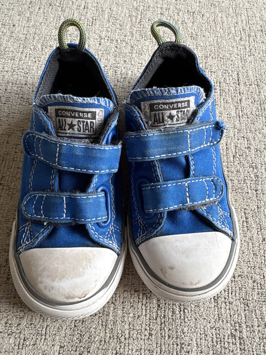 Size 8 Comverse Velcro runners , Shoes 8 (Toddler:2-4yr)