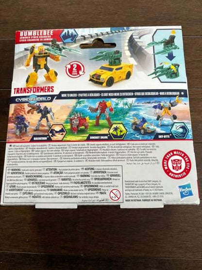 NEW Hasbro Transformers Cyberworld Armored Cyber Changers Bumblebee