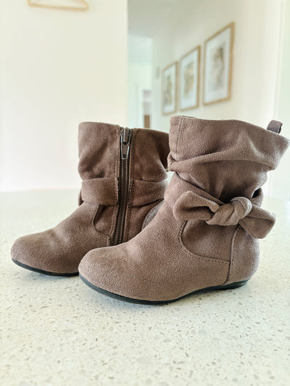 Zip-up Bow Boots (size 6) , Shoes 6 (Walkers:12-24 mth)