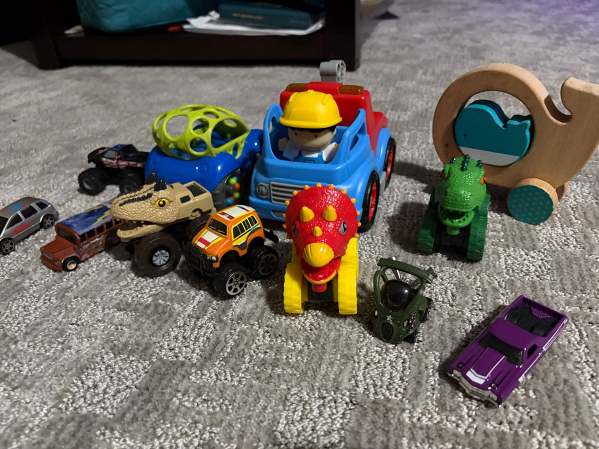 Bundle of toy cars