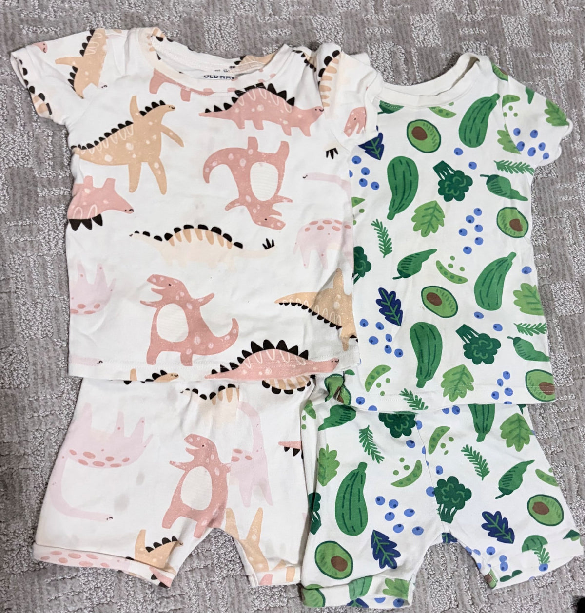Carters pajamas- two pairs of pajamas - 3T, Kids 3T