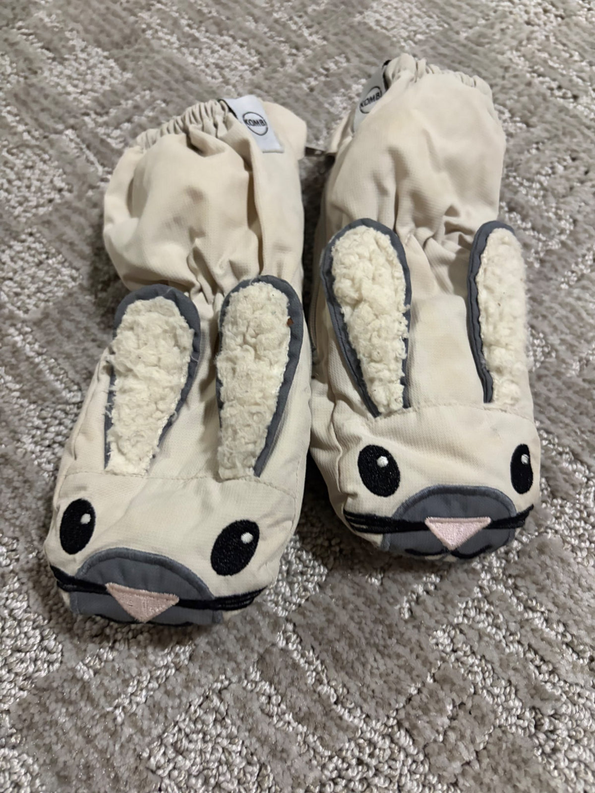 Kombi Infant bunny mittens - size xxs (6-12 months)