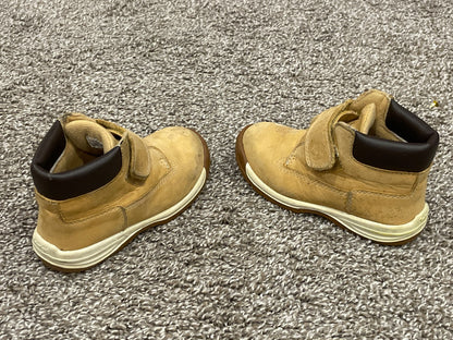 Timberland Hikers, Very Good Condition, size 10, Shoes 10 (Toddler:2-4yr)