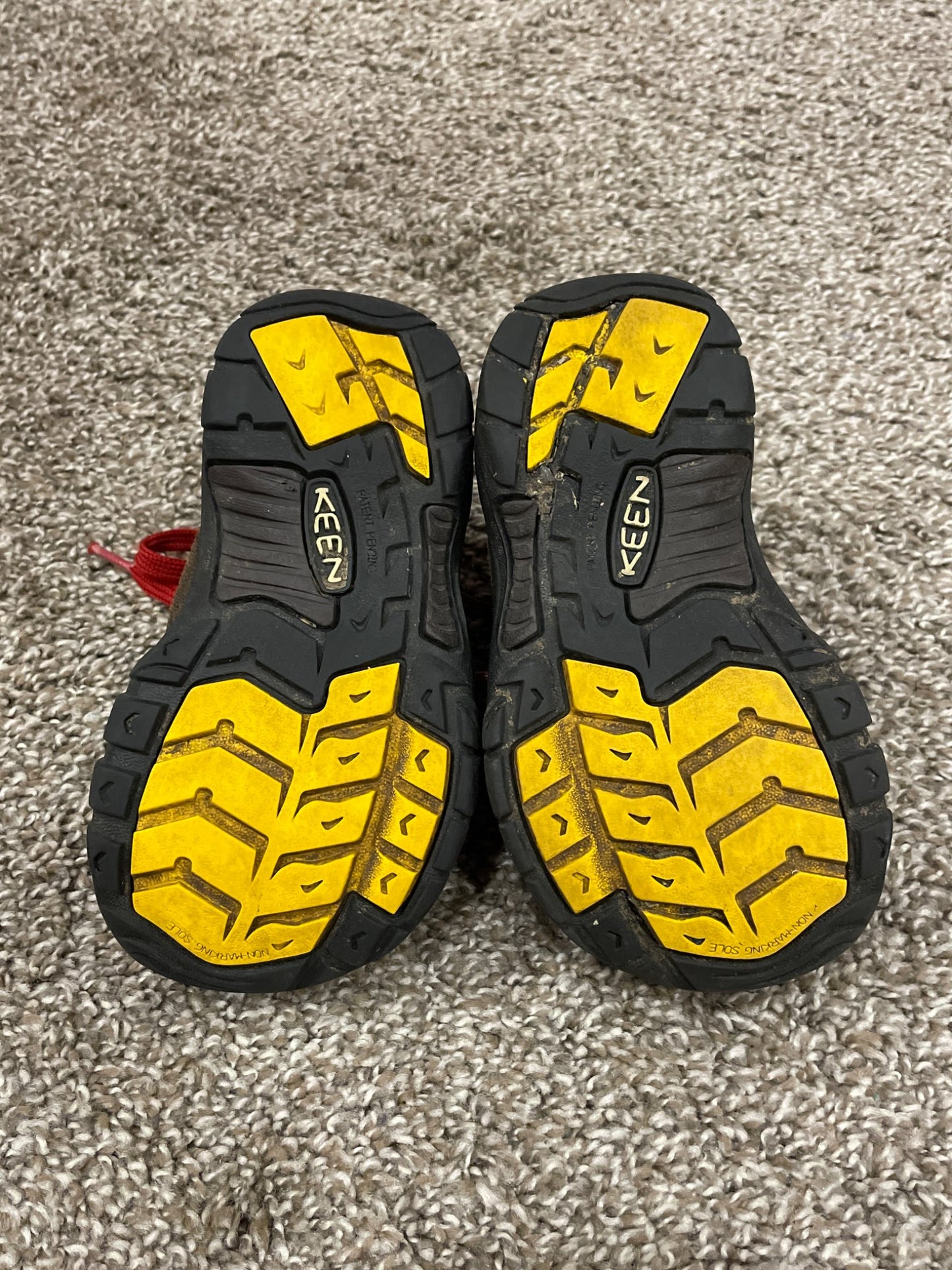 Keen Hiking Boots, size 11 kids, Very Good Used Condition  (VGUC), Shoes 11 (Toddler:2-4yr)