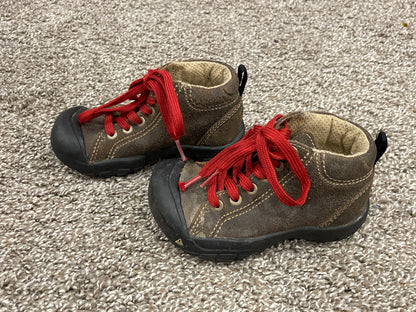 Keen Hiking Boots, size 11 kids, Very Good Used Condition  (VGUC), Shoes 11 (Toddler:2-4yr)