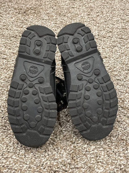 Kids Black Timberland Boots with Gold Accents, Excellent Used Condition (EUC), Size 9.5 , Shoes 9.5 (Toddler:2-4yr)