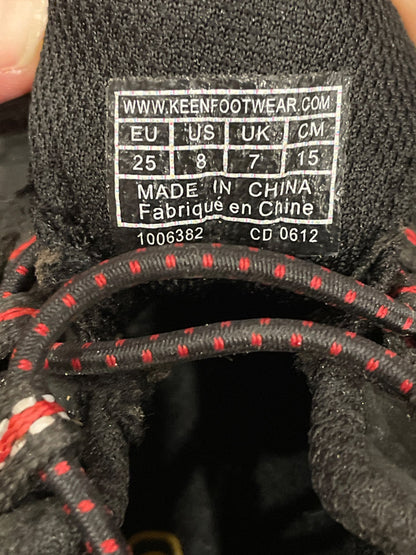 Black Keen Hiking Shoes / Sneakers, size 8, Very Good Used Condition (VGUC), Shoes 8 (Toddler:2-4yr)