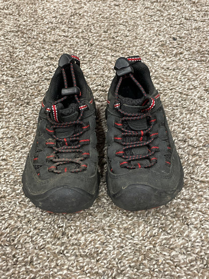 Black Keen Hiking Shoes / Sneakers, size 8, Very Good Used Condition (VGUC), Shoes 8 (Toddler:2-4yr)