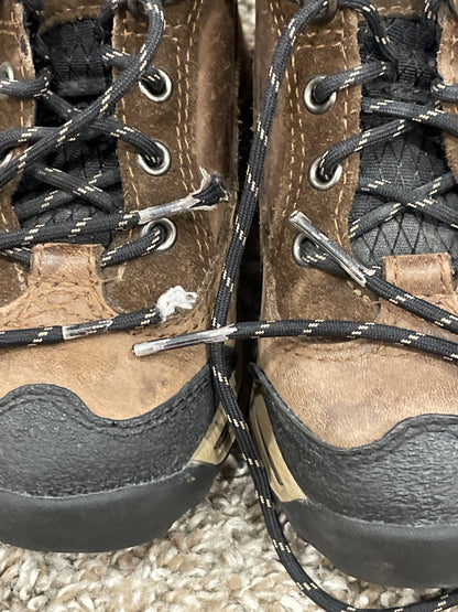 Boys Timberland Waterproof Hiking Boots, Genuine Leather, Size 7.5, Very Good Used Condition (VGUC), Shoes 7.5 (Toddler:2-4yr)