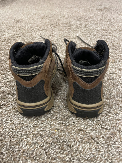 Boys Timberland Waterproof Hiking Boots, Genuine Leather, Size 7.5, Very Good Used Condition (VGUC), Shoes 7.5 (Toddler:2-4yr)