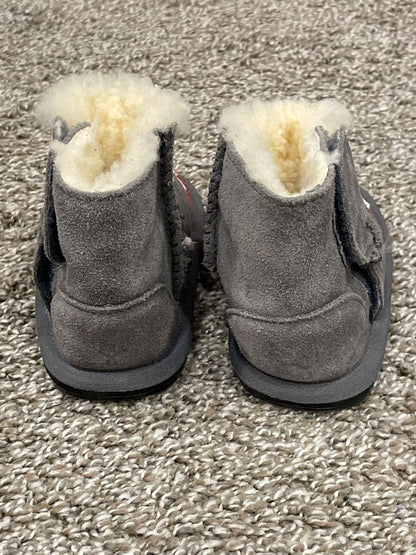 Warm Monster Boots by EMU Australia, Size 7, Excellent Used Condition (EUC), Shoes 7 (Walkers:12-24 mth)
