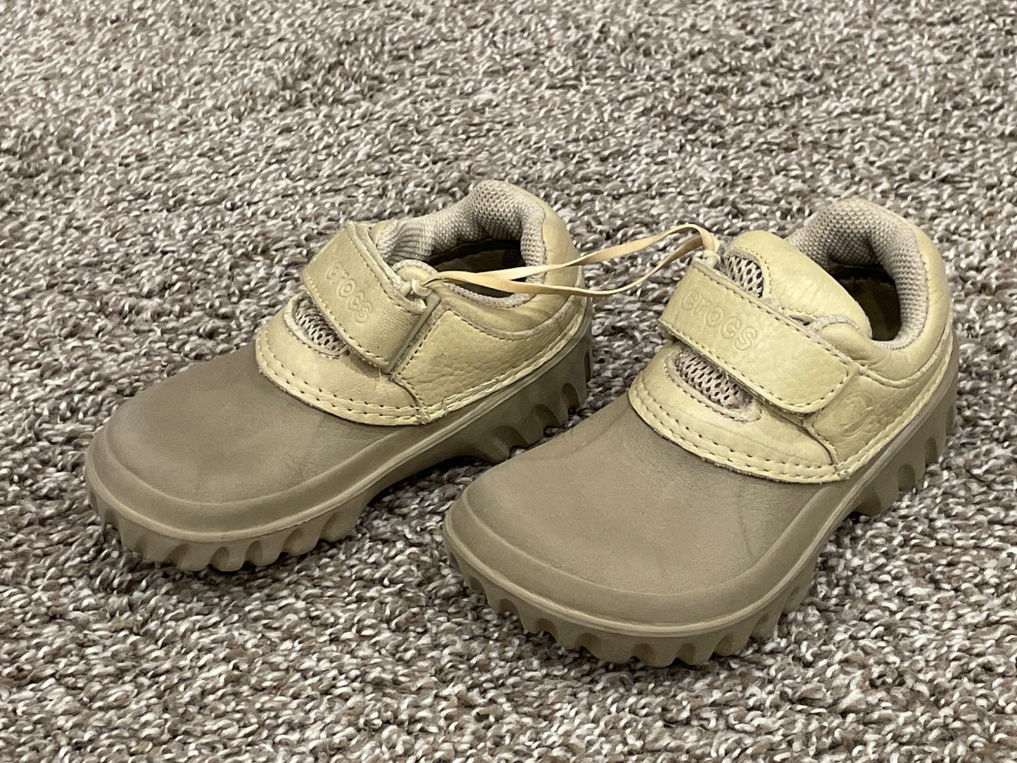 Boys Tan Croc Shoes, Size 8/9, Excellent Used Condition (EUC) , Shoes 8.5 (Toddler:2-4yr)