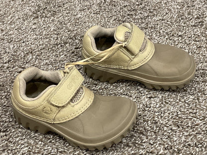Boys Tan Croc Shoes, Size 8/9, Excellent Used Condition (EUC) , Shoes 8.5 (Toddler:2-4yr)