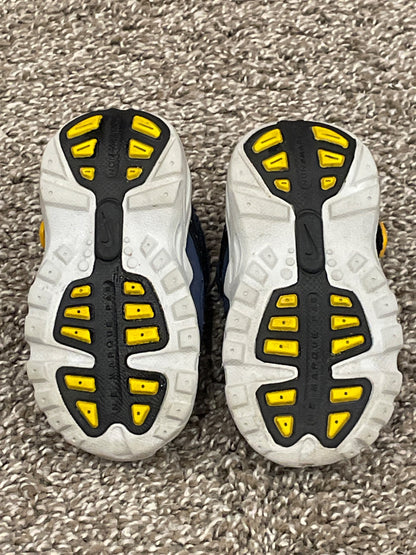 Boys Toddler Nike Running Shoes / Sneakers, size 4.5, Excellent Used Condition (EUC), Shoes 4.5 (Walkers:12-24 mth)