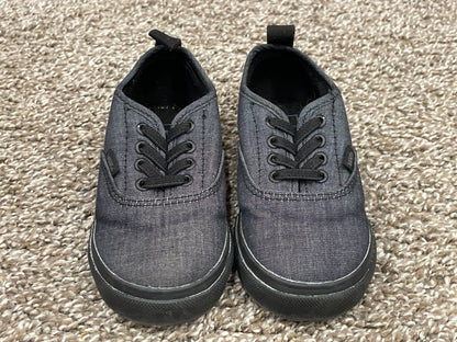 Boys Grey Vans Skater Shoes, size 8, Vary Good Used Condition (VGUC), Shoes 8 (Toddler:2-4yr)