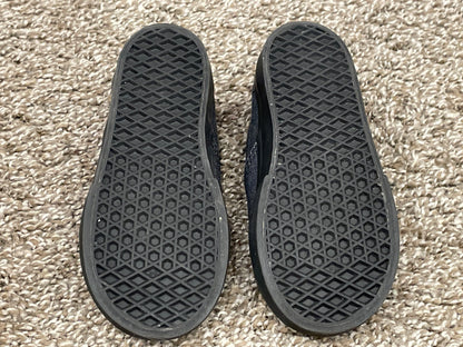 Boys Grey Vans Skater Shoes, size 8, Vary Good Used Condition (VGUC), Shoes 8 (Toddler:2-4yr)